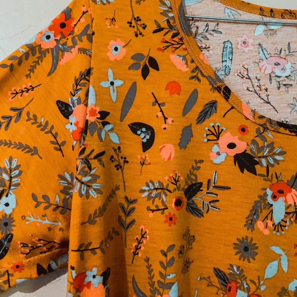 Lularoe Perfect Tee - image 3